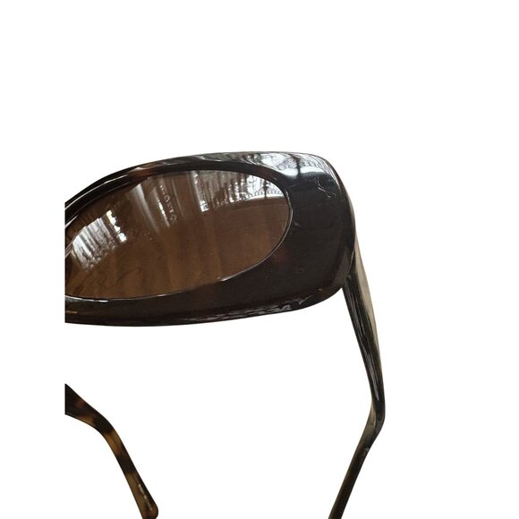 VEHLA Olsen Sunglasses in Choc Tort main image 5